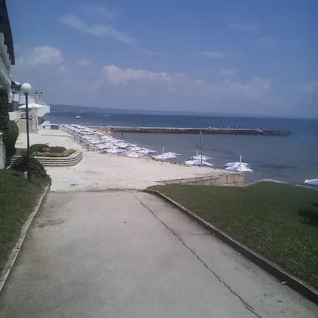 Nikeapark * غولدن ساندز